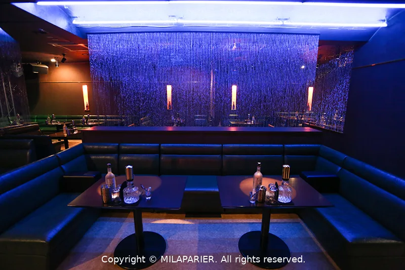 GLITTERの店内