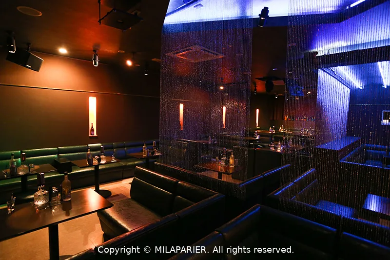 GLITTERの店内
